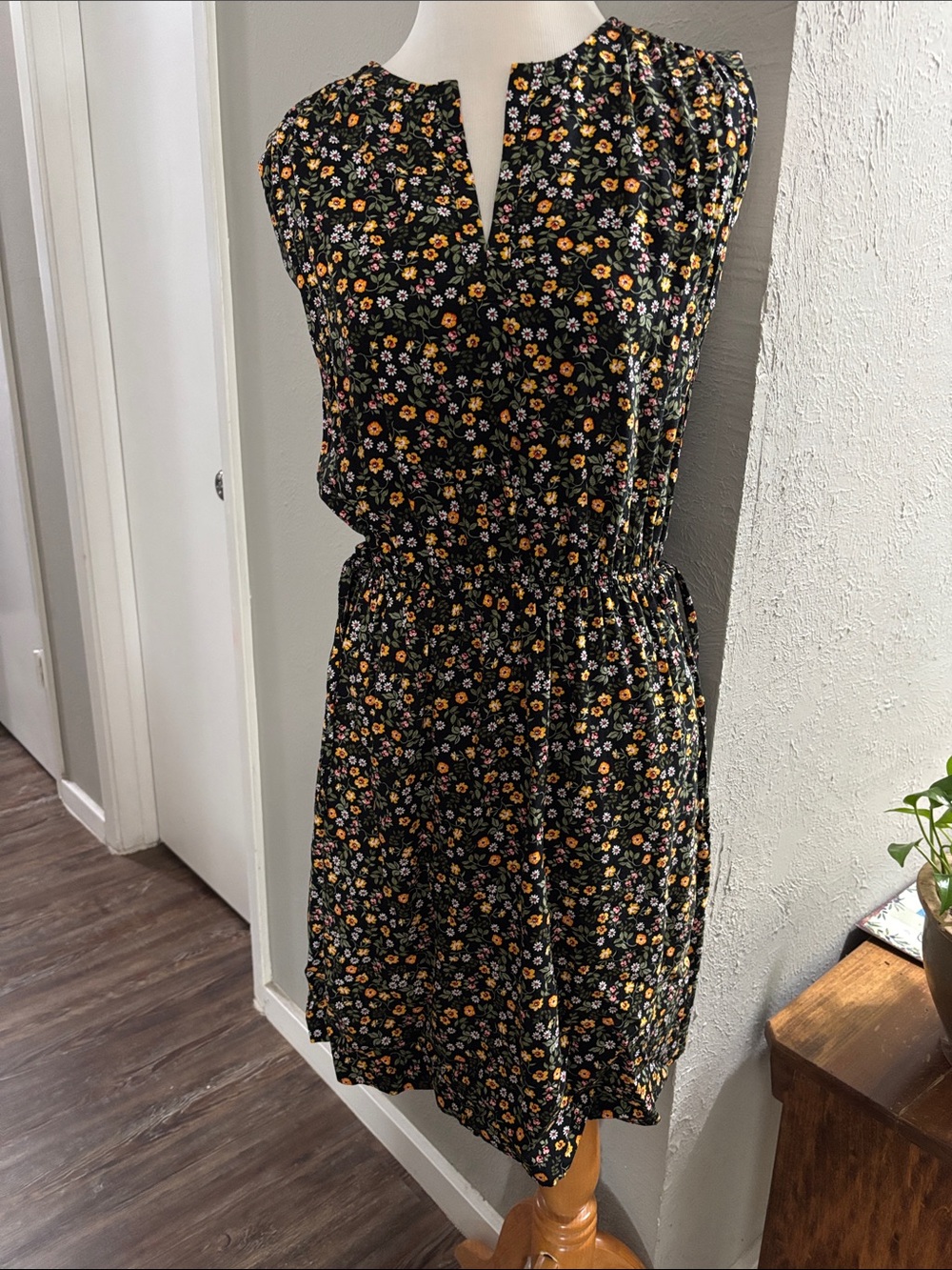 Black Floral Sleeveless Dress with Elastic Waist